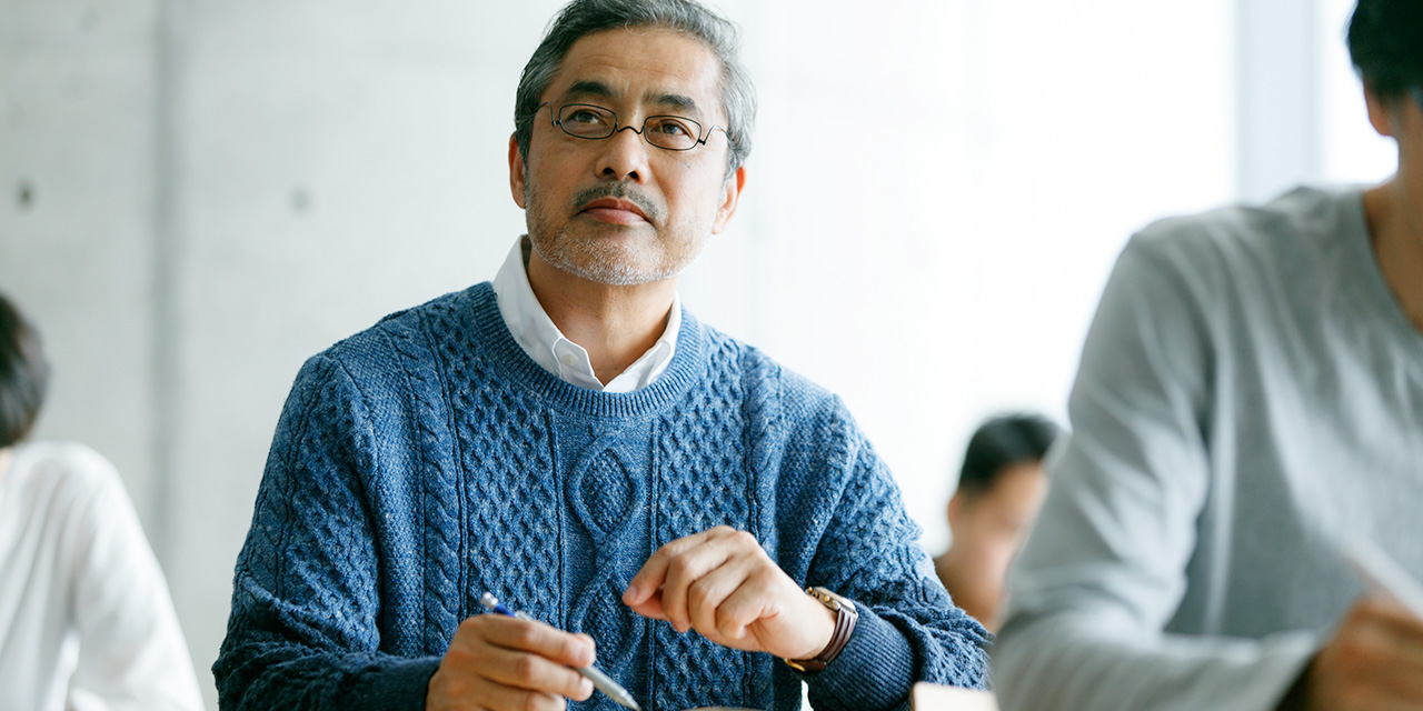 おしゃれな携帯老眼鏡とは？【おしゃれ携帯老眼鏡】薄さ2mmの折りたたみ老眼鏡「ペーパーグラス」公式通販サイト